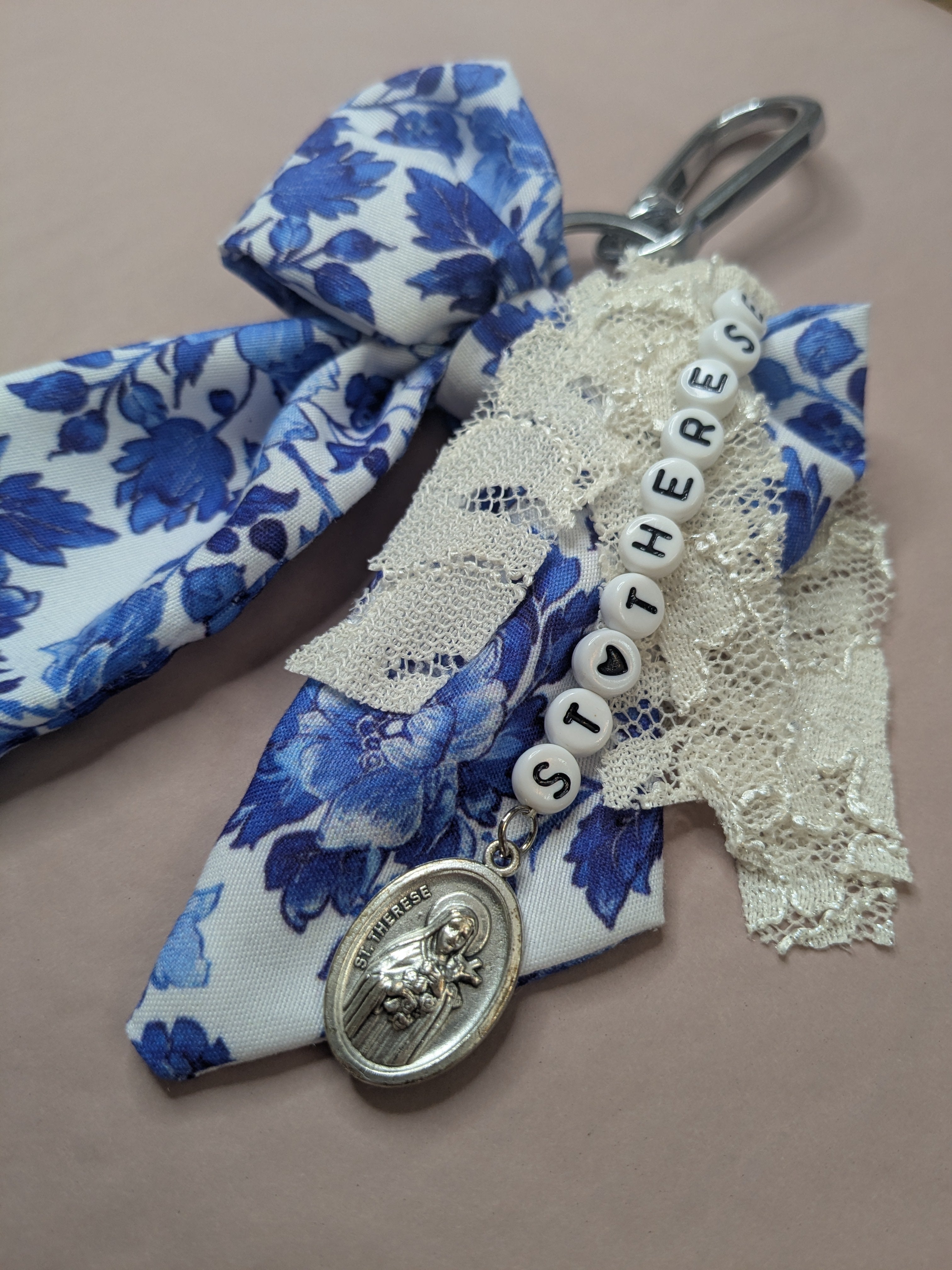 St. Therese Bow Bag Clip