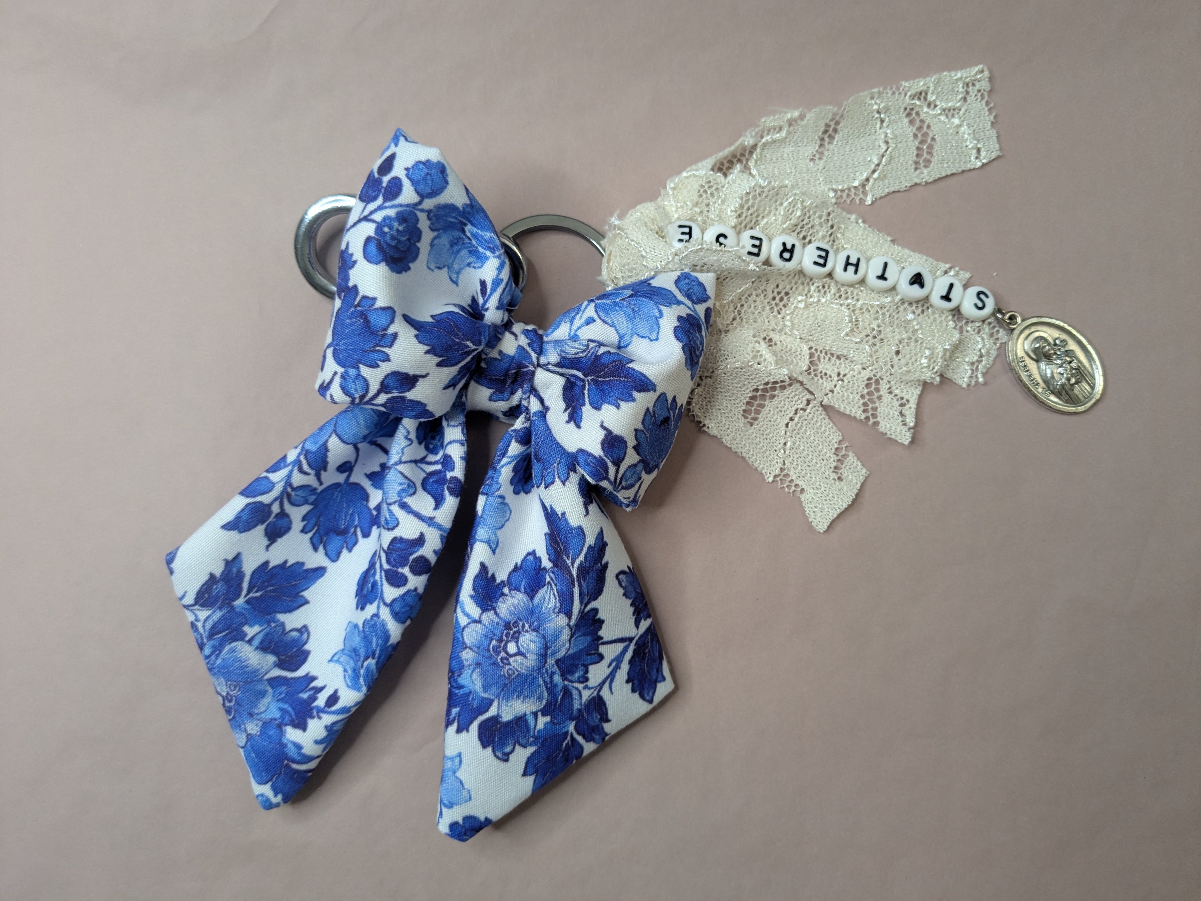 St. Therese Bow Bag Clip