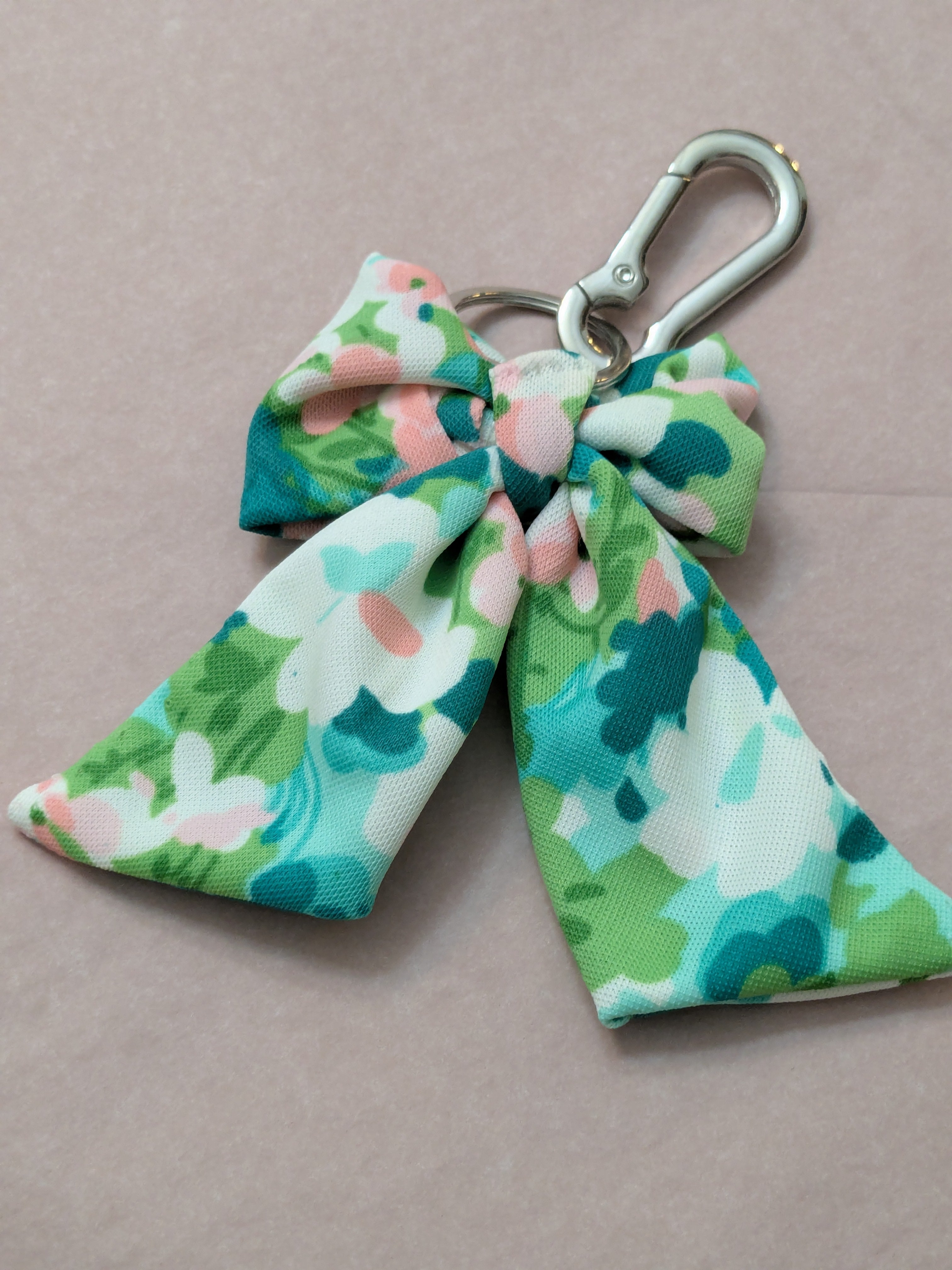 Sainte Anne de Beaupré Bow Keychain