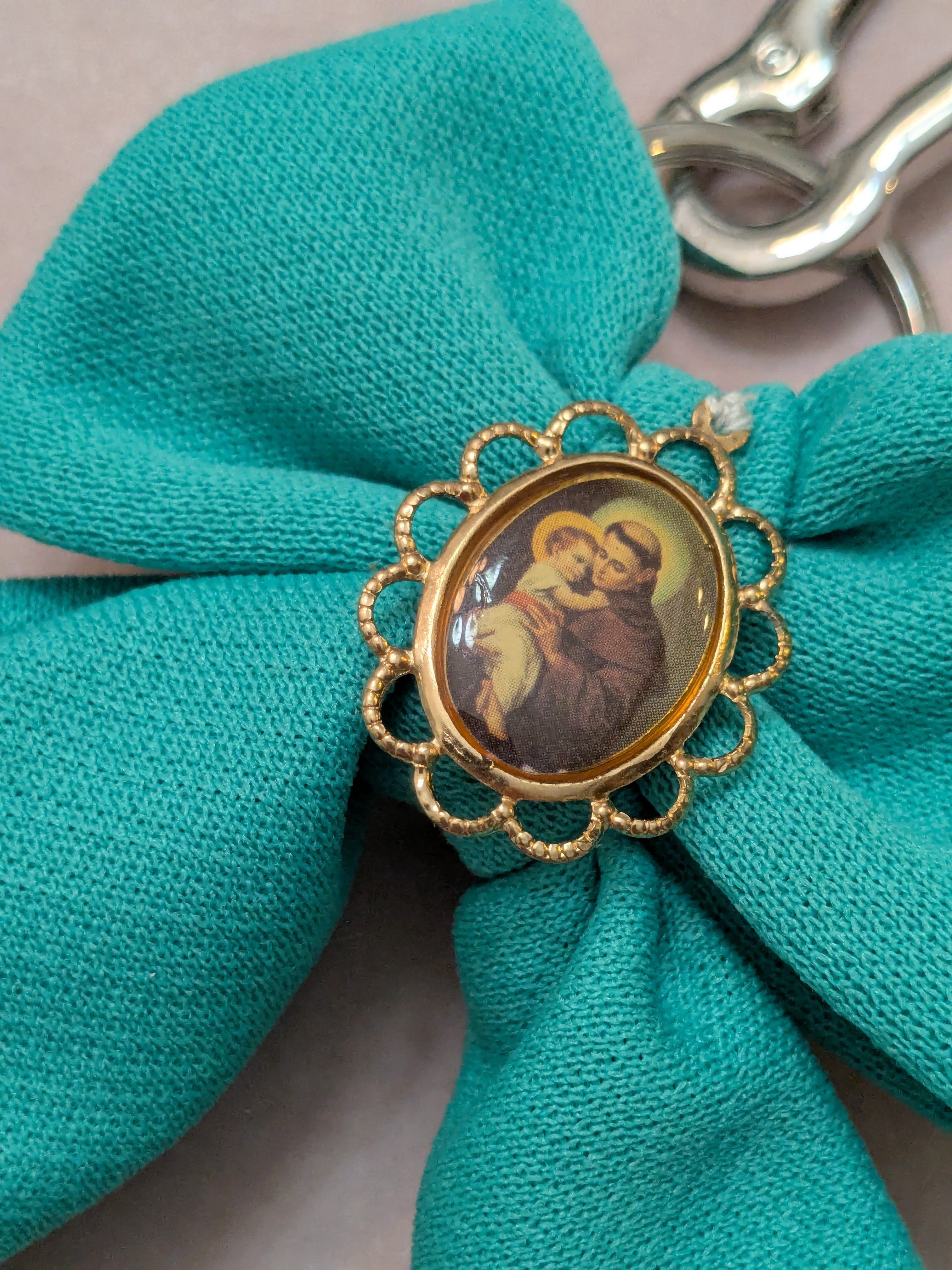 St. Anthony Bow Keychain