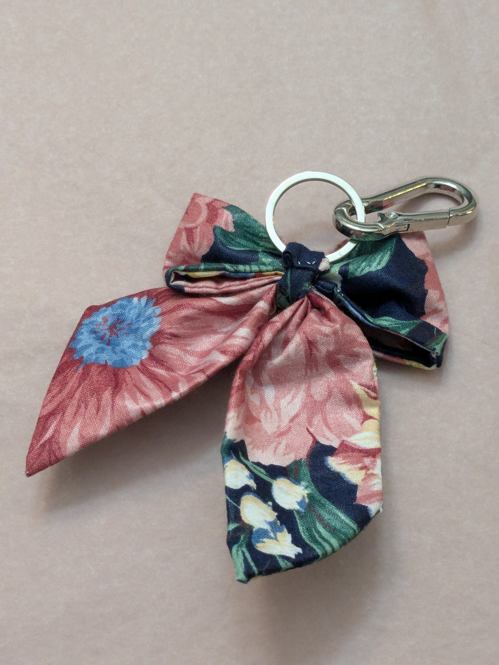 Divine Mercy Bow Keychain