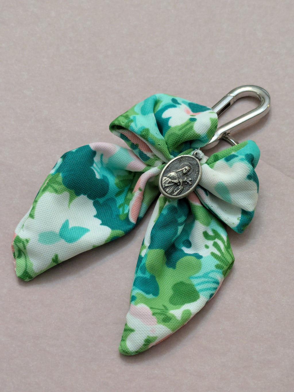 St. Therese Bow Bag Clip