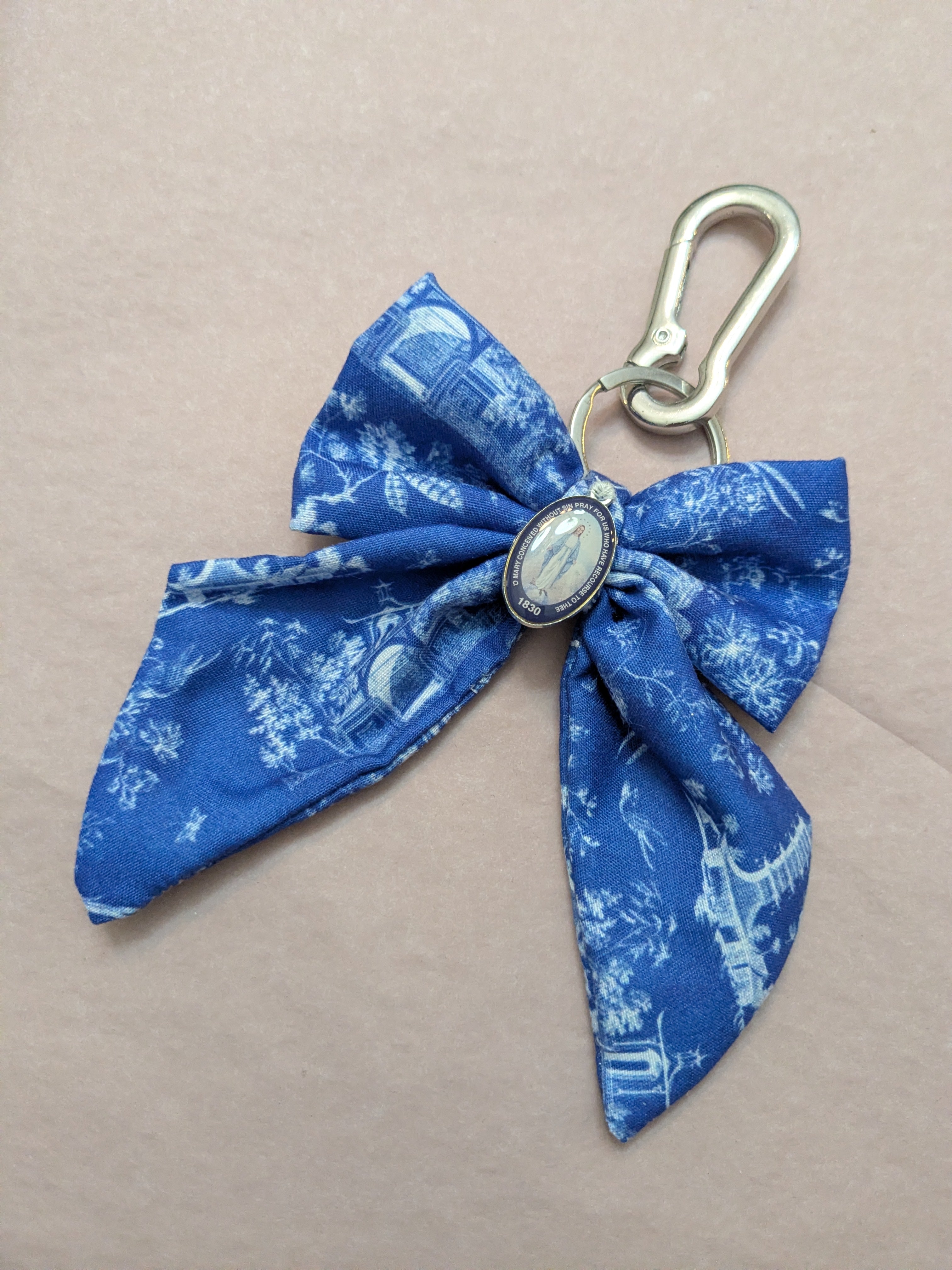 Miraculous Medal Bow Keychain