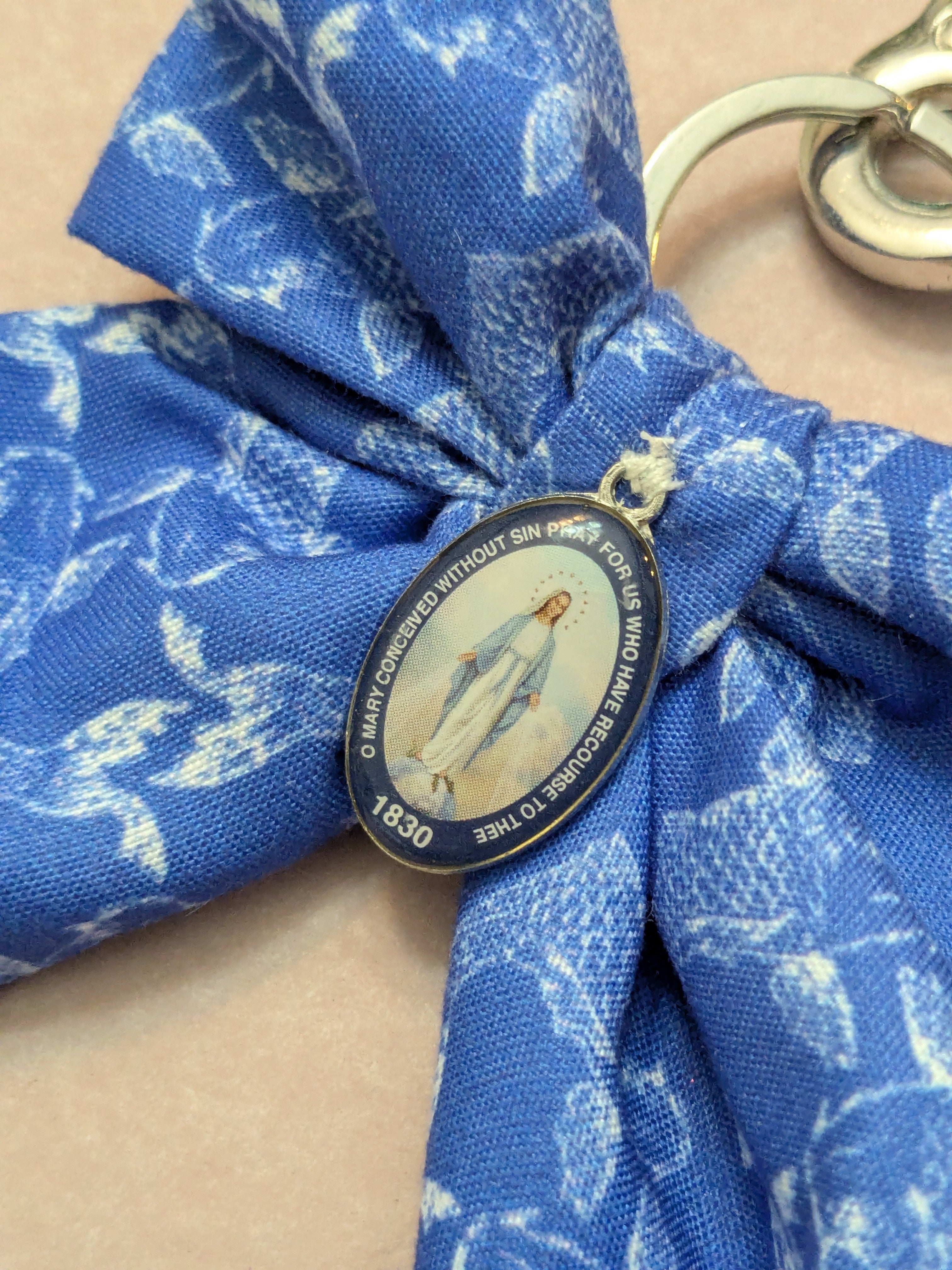 Miraculous Medal Bow Keychain