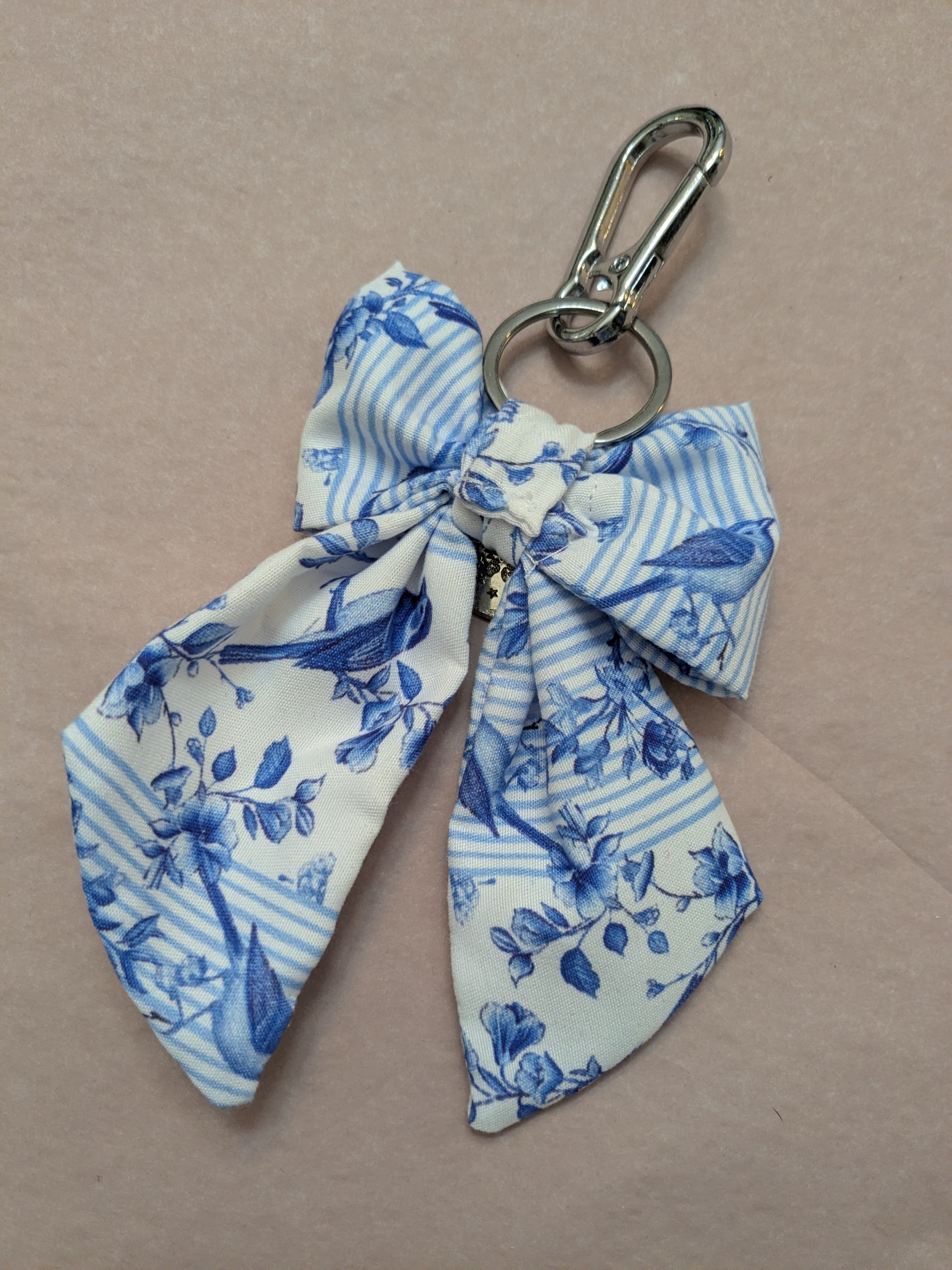Miraculous Medal Bow Keychain