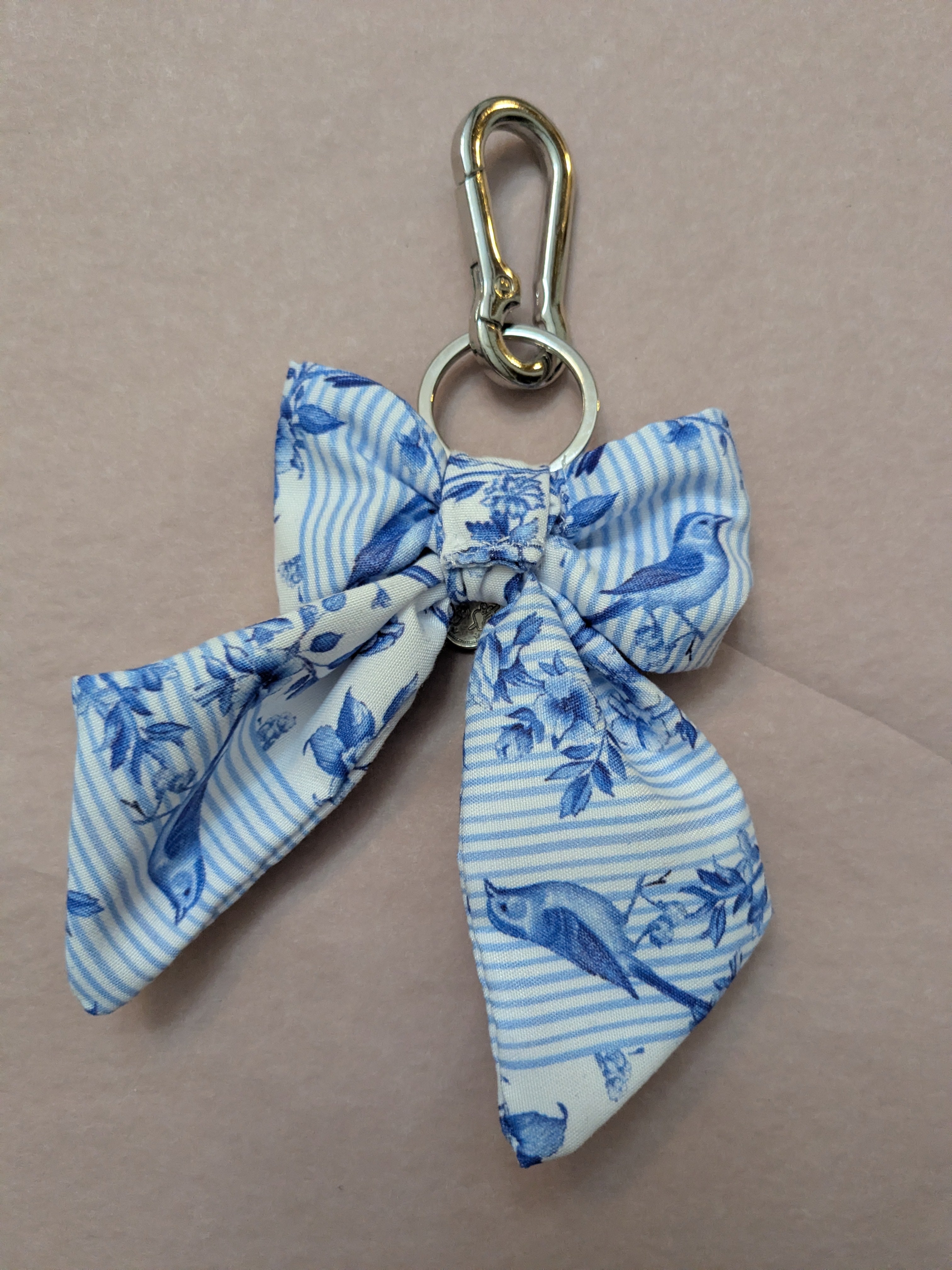 Miraculous Medal Bow Keychain